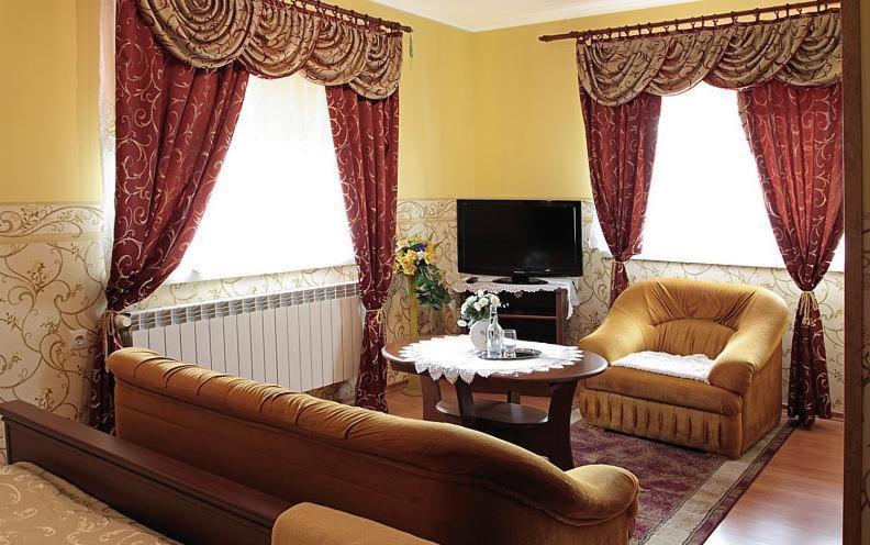 Hotel Mily Krosno Exteriér fotografie